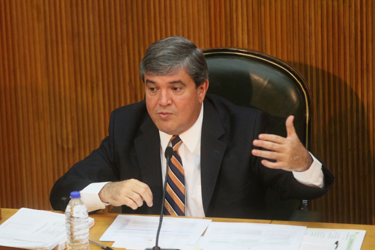 El secretario General de Gobierno, Manuel González Flores, durante la Glosa en Congreso.