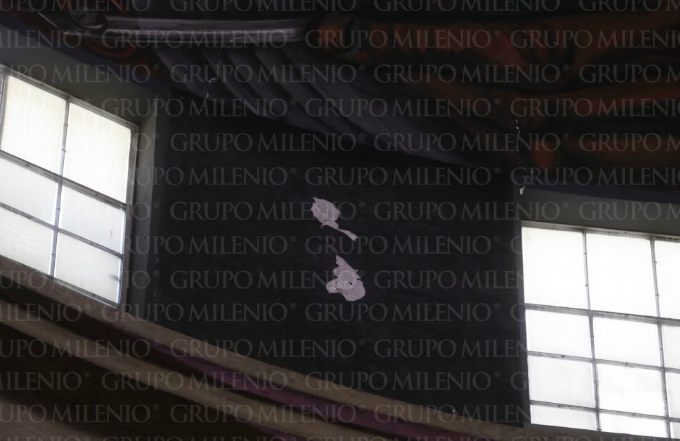 Algunos daños al mural del Paraninfo de la Universidad de la Guadalajara