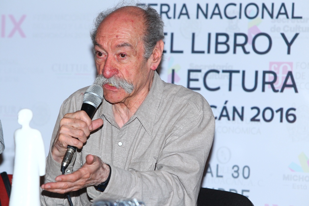 El crítico agradeció por el reconocimiento. 