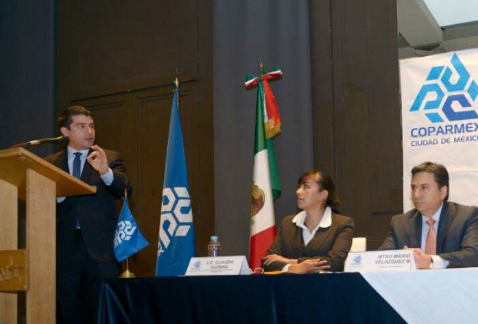 El presidente del PAN en la Ciudad de México, Mauricio Tabe, dijo que ese partido prepara una iniciativa para modificar prácticamente todos los artícu