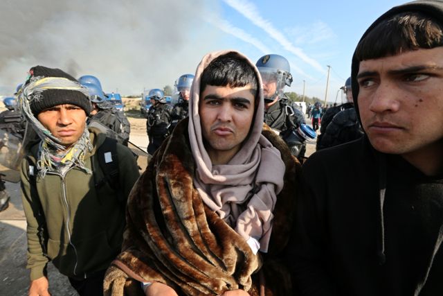 El ministro del Interior de Francia, Bernard Cazeneuve, informó que se han reubicado a cinco mil 596 refugiados, que representan el 85 por ciento del 