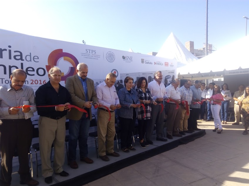 Se realiza en Coahuila la feria de empleo número 100.