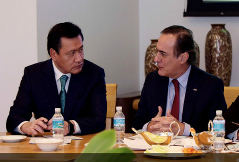 El secretario de Gobernación, Miguel Ángel Osorio Chong, se reunió con empresarios.