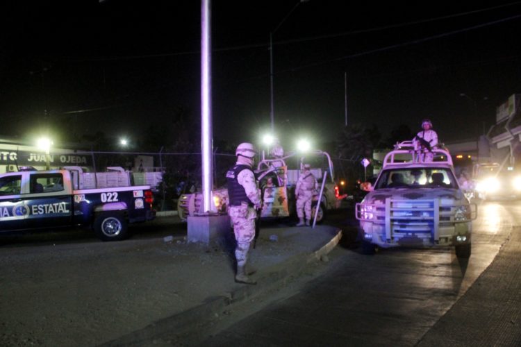 Elementos del Ejército Mexicano llegaron a la escena para asegurar la granada abandonada.