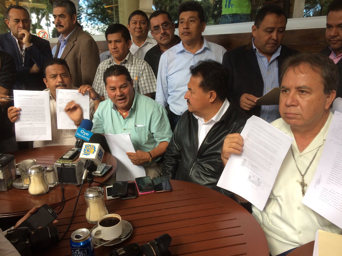 Los alcaldes interpusieron una denuncia contra el gobierno de Veracruz por incumplimiento del deber legal.