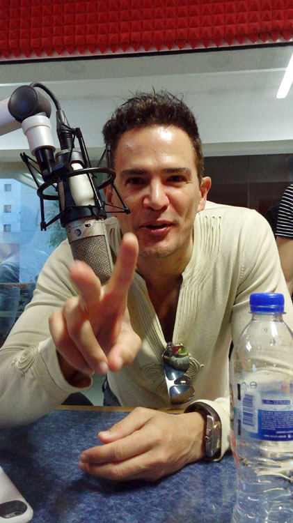 Julio Camejo presentó "Por tu amor" en Hits FM 93.1 Torreón.