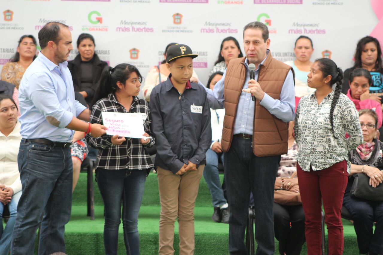 Durante la protesta a cocineras voluntarias y Comités Comunitarios de Desarrollo Social.
