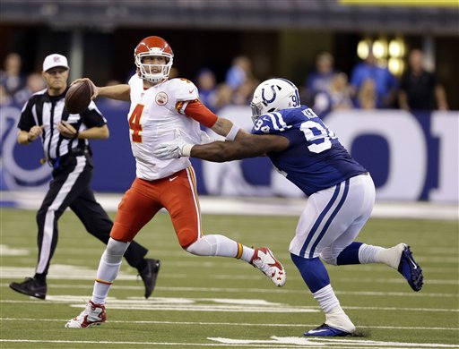 Nick Foles lanzó en lugar del lesionado Alex Smith