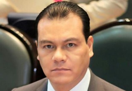 El coordinador parlamentario, Juan Zapeda.