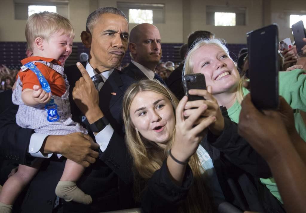 La foto fue tomada a su salida de un evento en apoyo a la campaña electoral de Hillary Clinton en Ohio.