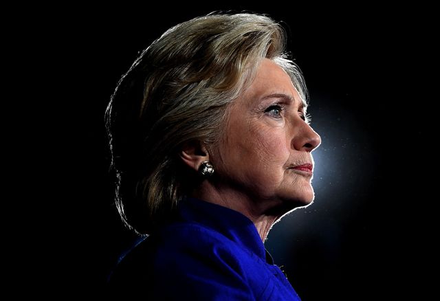 La candidata demócrata, Hillary Clinton, está sólo tres puntos arriba de su rival, Donald Trump, según The New York Times y CBS.