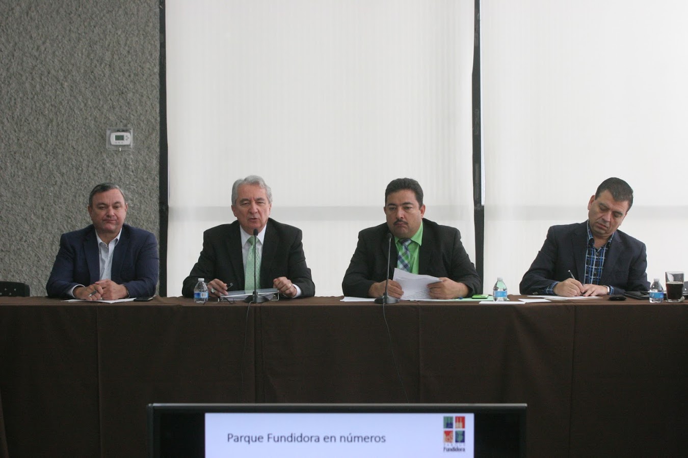 Al considerar que hay anomalías administrativas y financieras en el Parque Fundidora, se exigió este jueves la renuncia al director Fernando Villarrea