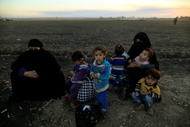 Unas 20 mil 700 personas han sido desplazadas desde que iniciara la operación militar para retomar la ciudad iraquí de Mosul, casi la mitad de los cua