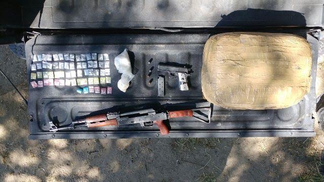 La drogra y las armas fueron aseguradas