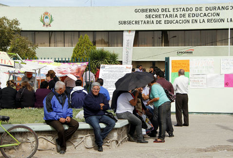 Pagan bonos pendientes a 210 maestros de Tiempo Completo en Gómez Palacio.
