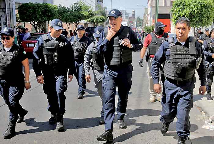 Ayer Salvador Caro encabezó el operativo en la zona de 5 de Febrero
