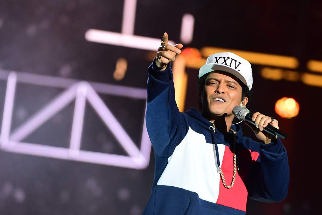 Bruno Mars fue el encargado de abrir los MTV EMA 2016 con el tema "24K Magic". 