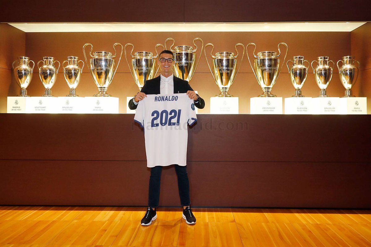Cristiano Ronaldo renovó hasta 2021 con el Real Madrid 