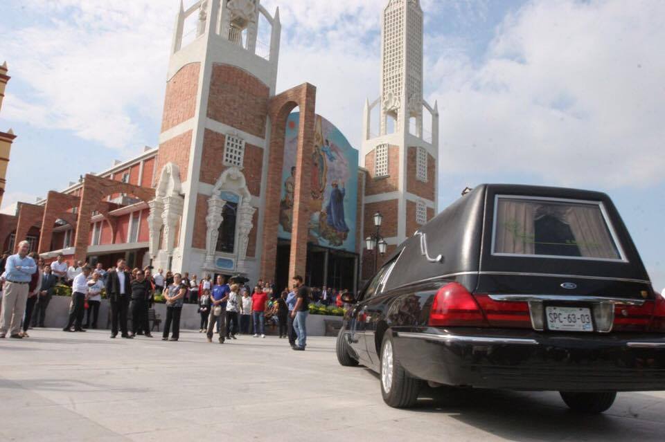 La misa fue presidida por el padre Marcelo Varela. 