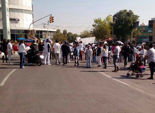 Protesta de vecinos de Naucalpan contra la inseguridad.