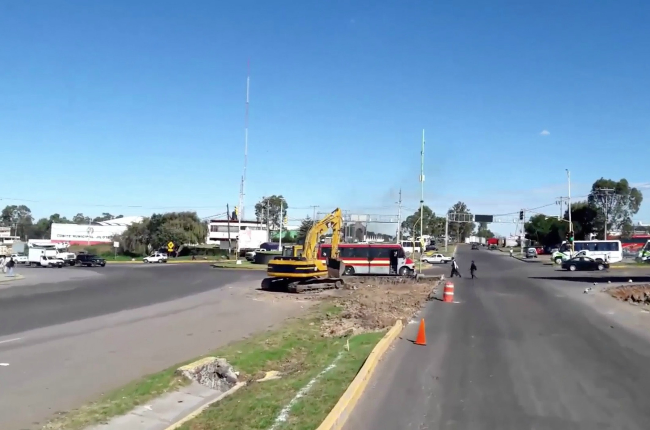 Distribuidor vial en Jilotepec, obra, construcción, carretera