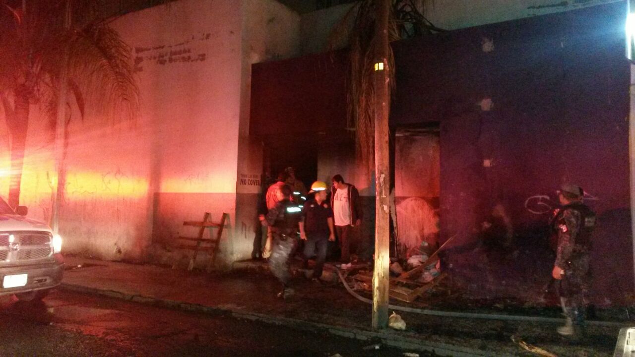 Afortunadamente no hubo lesionados, sólo algunos muebles quemados. 