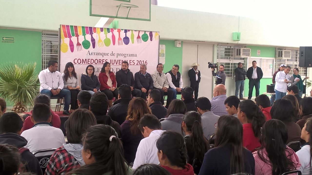 En el Cecytec 09 de Lerdo, arrancó el programa Desayunos Juveniles 2017.