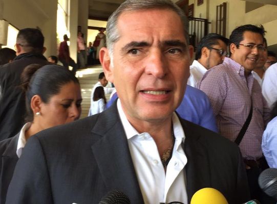 El gobernador de Oaxaca, Gabino Cué, detalló que el próximo martes 15 de noviembre Carlos Santiago, secretario general de Gobierno, será el responsabl
