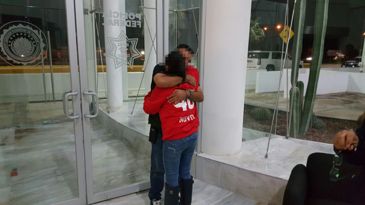 La joven se reunió con sus familiares luego de ser localizada.