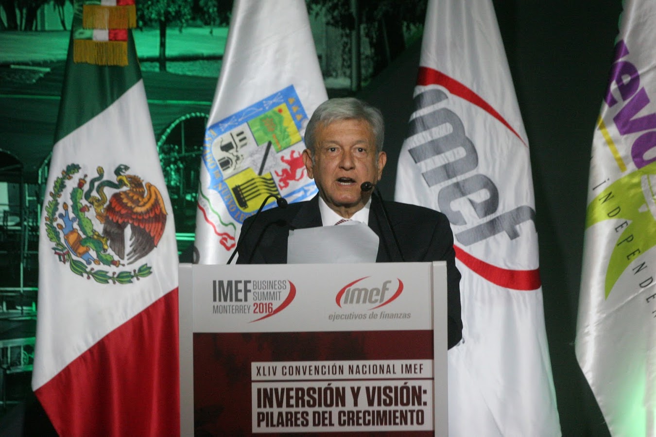 López Obrador comentó que el Presidente Enrique Peña Nieto deberá exigir respeto a México en caso de que Donald Trump afecte a nuestro país.