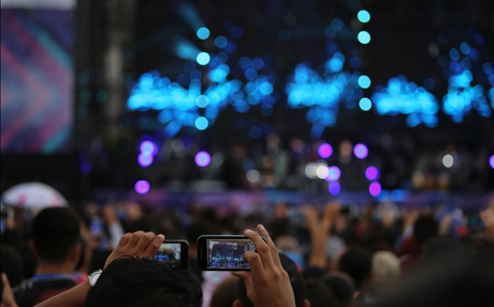 Alejandro Fernández le 'canta' al amor en el Zócalo.