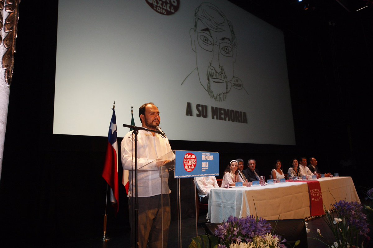Guillermo Quijas, organizador de la Filo y director de la editorial Almadía, en el discurso inaugural.