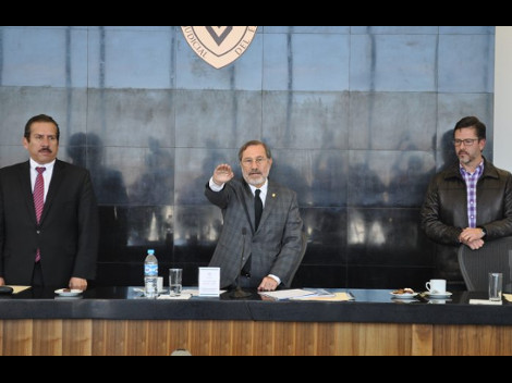 El magistrado Julio César Jiménez Castro rinde protesta como nuevo presidente del Poder Judicial de Chihuahua.