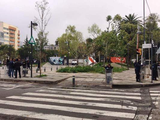 Comerciantes amenazaron a la delegación Cuauhtémoc de volver a instalarse en las inmediaciones del Jardín Pushkin.