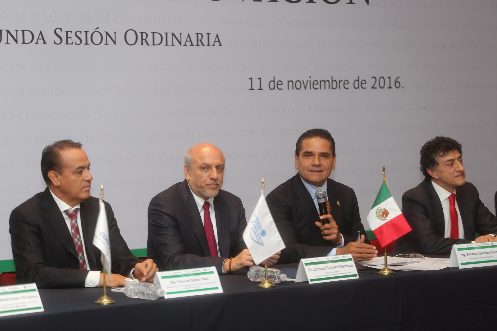 Silvano Aureoles, gobernador de Michoacán. 