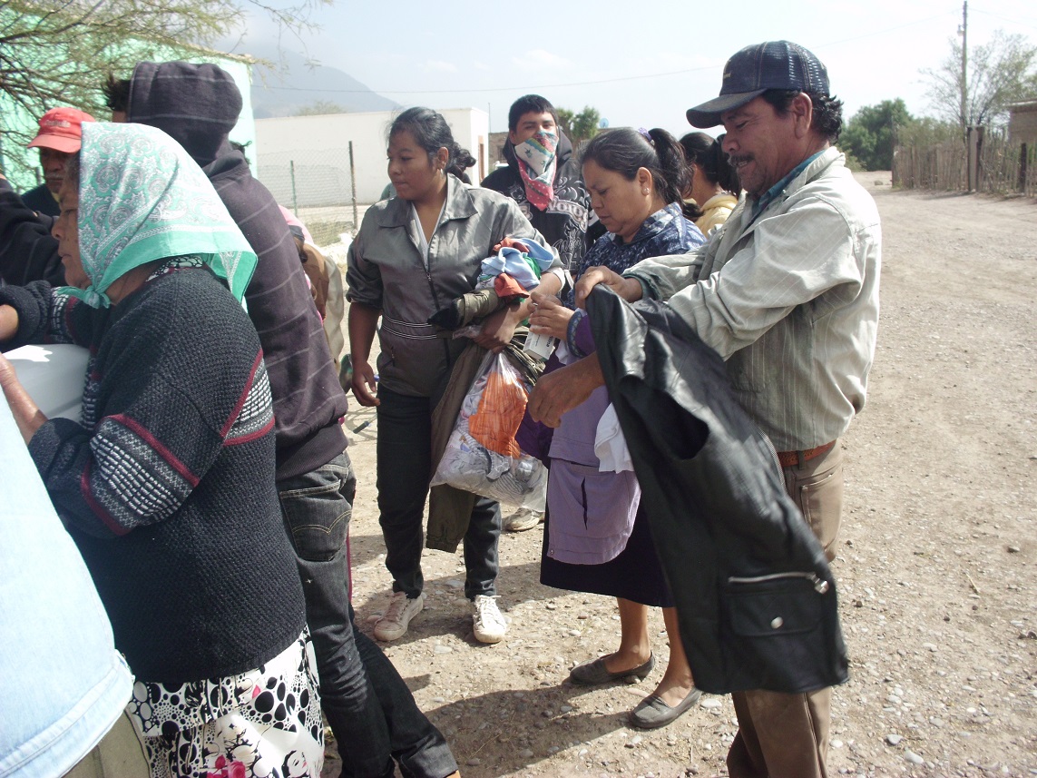 En Lerdo, el Grupo de Coordinación comenzó con el reparto de cobertores en la zona rural.