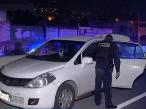 Los delincuentes fueron interceptados cuando circulaban a bordo de un automóvil Tiida.