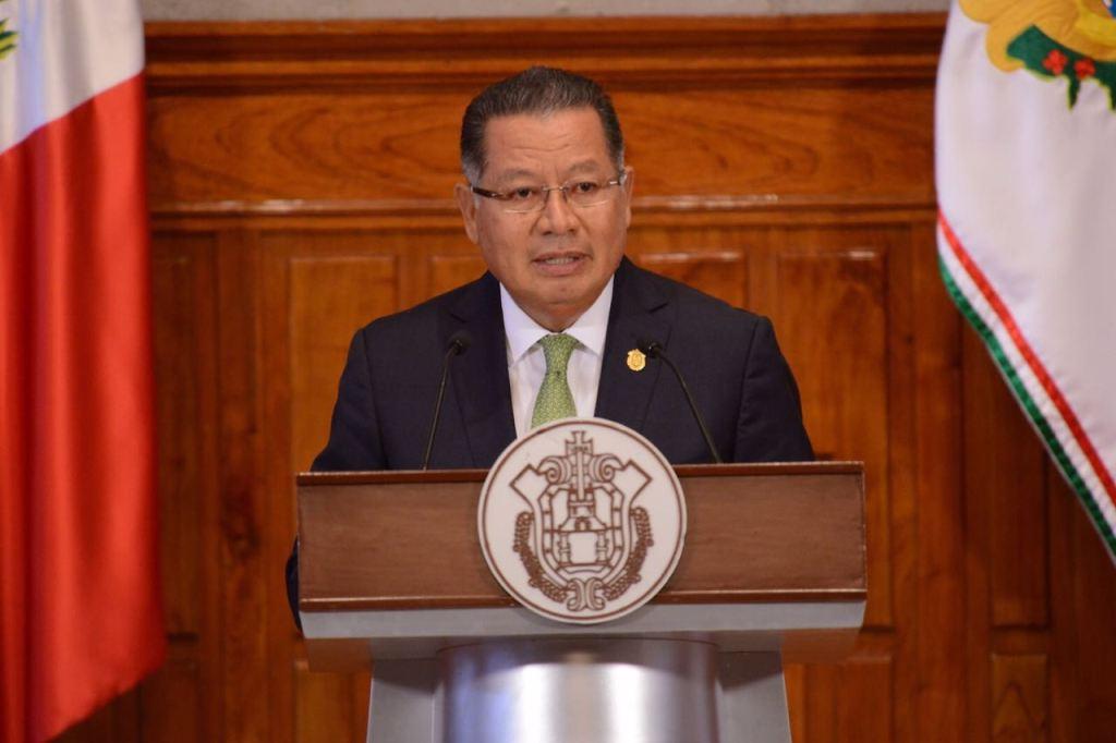 El gobernador interino, Flavino Ríos, durante un mensaje por el sexto Informe de Gobierno.