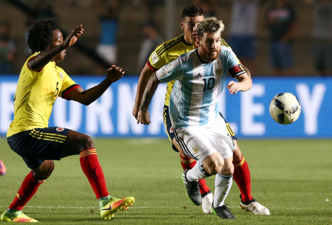 Lionel Messi durante el encuentro contra Colombia