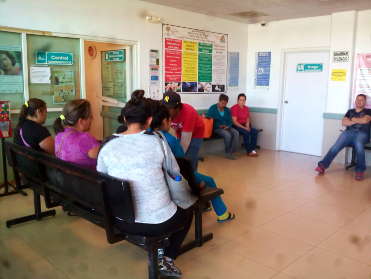 Elizabeth Ávalos de la villa La Loma, dio a luz en sala de espera del Hospital General de Lerdo.