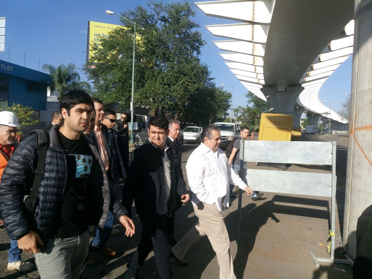 Las autoridades recorrieron las obras de la Línea 3 este jueves. 