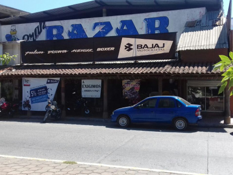 En el primer cuadro de Zihuatanejo, comercios cierran sus puertas  ante la inseguridad.