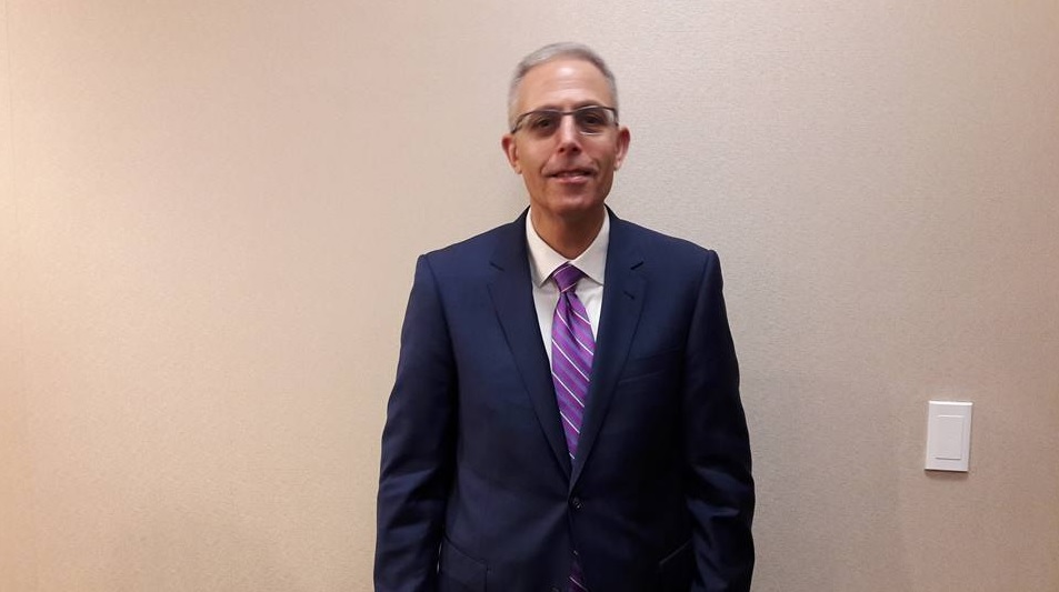 Kenneth Podell, consultor de la conmoción cerebral para los Texanos de Houston