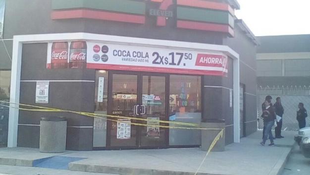 Los ladrones encerraron a los empleados para cometer el asalto. 