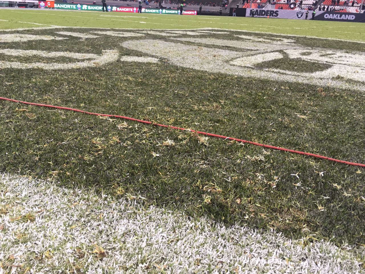 Así quedó el pasto del Estadio Azteca tras el duelo entre Raiders y Texanos