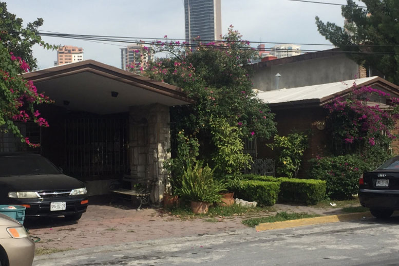 Autoridades del municipio buscan al delincuente.