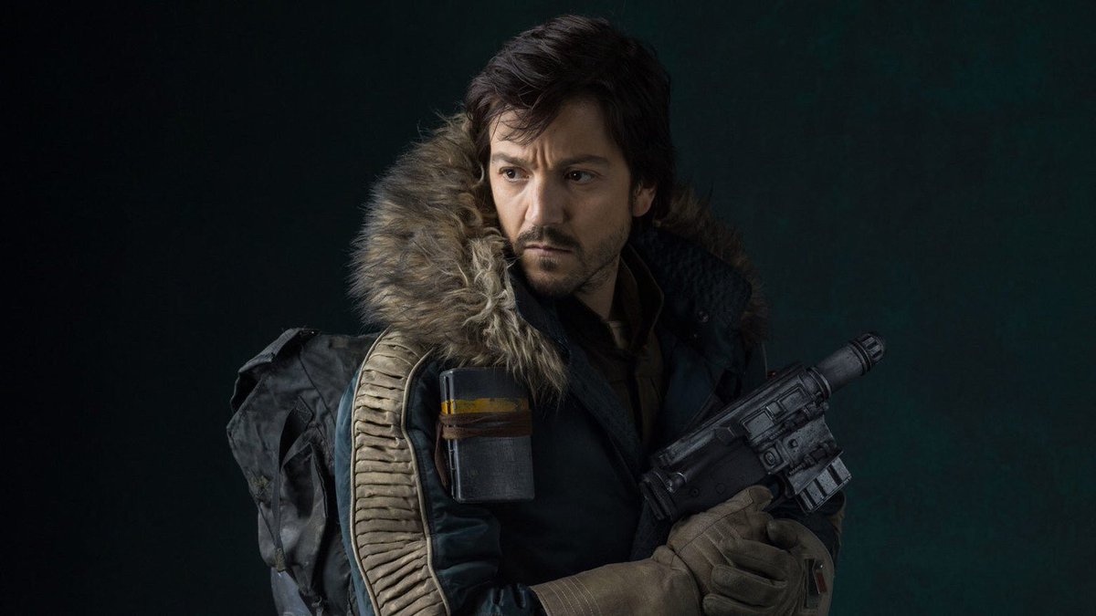 Diego Luna da vida al capitán rebelde Cassian Andor. 