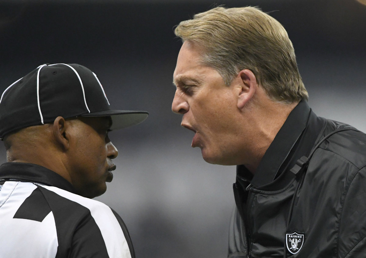 Jack del Río, coach de los Raiders de Oakland