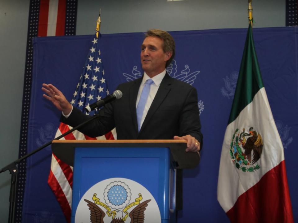 El senador republicano Jeff Blake destacó que aunque Trump proponga cambios radicales en ciertos temas, estos tienen que ser discutidos en el Congreso