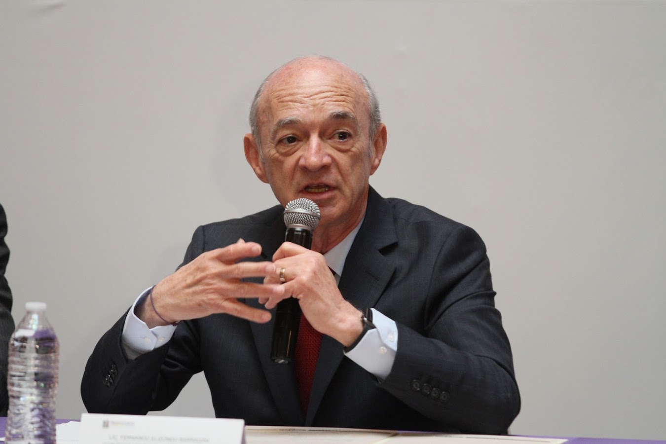 En la reunión estuvieron presentes Fernando Elizondo, secretario de Finanzas; Carlos Garza, tesorero del Estado; y los diputados locales.